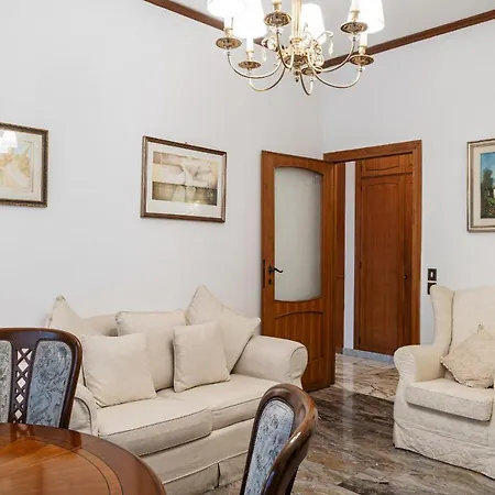 Charming 2 Bed Flat Near Pamphili * Rom