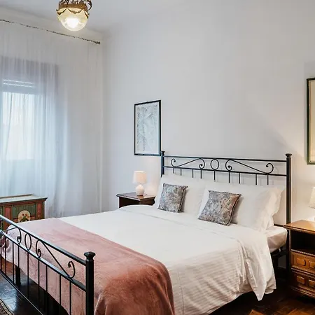 Charming 2 Bed Flat Near Pamphili * Rom