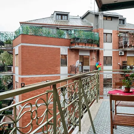 Charming 2 Bed Flat Near Pamphili *