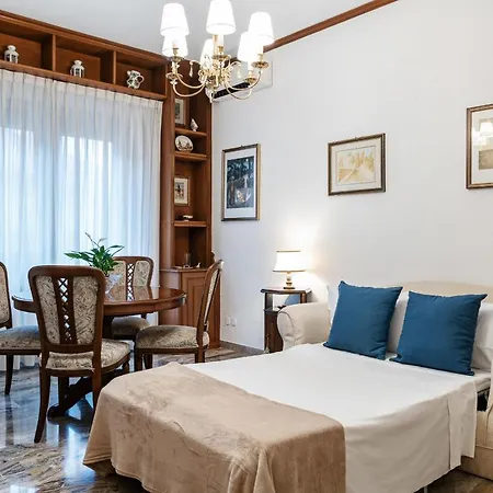 Charming 2 Bed Flat Near Pamphili Rom